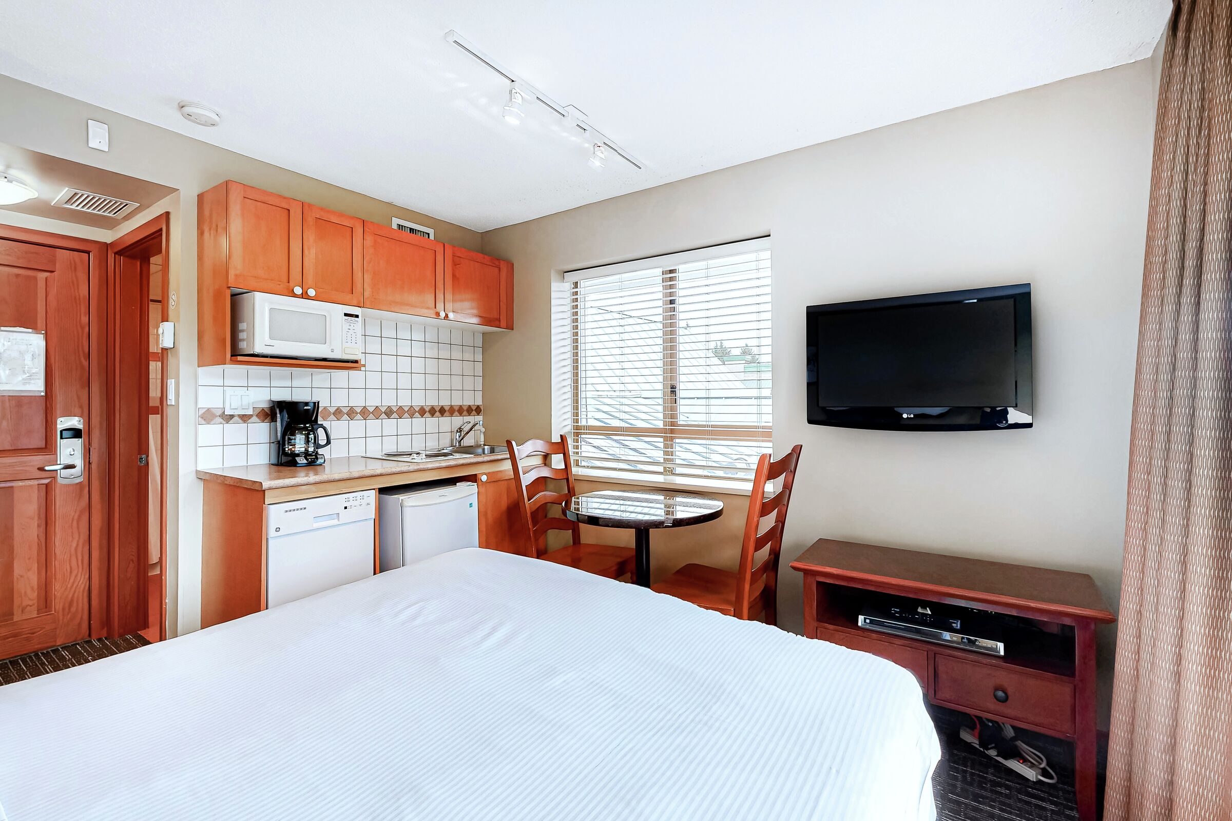 #534 - Studio Kitchenette