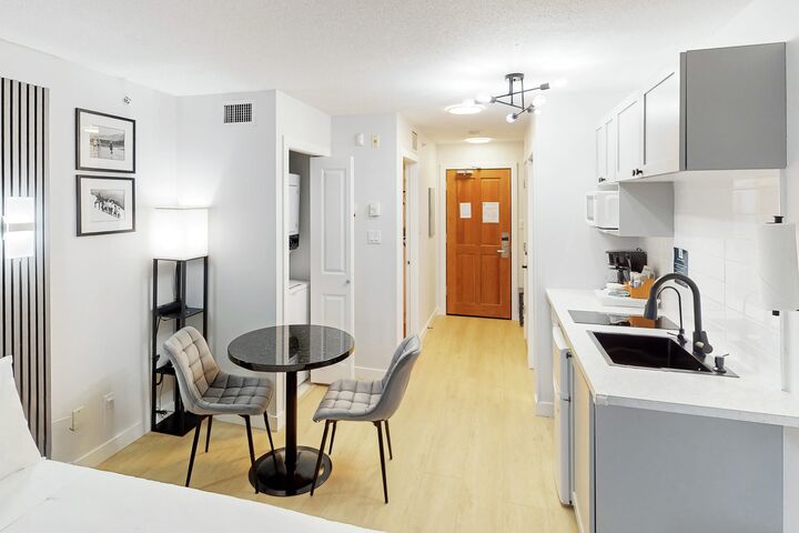 Studio Dining Area & Kitchenette