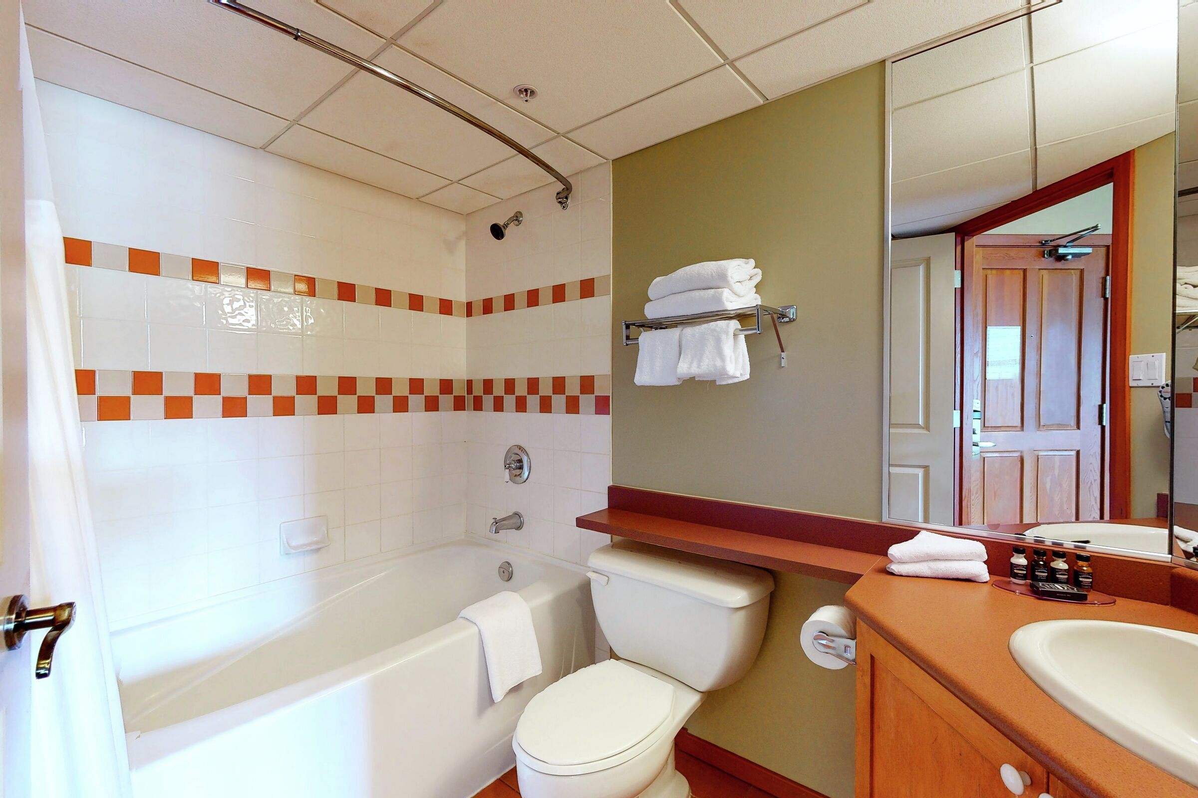 #508 - Studio Bathroom