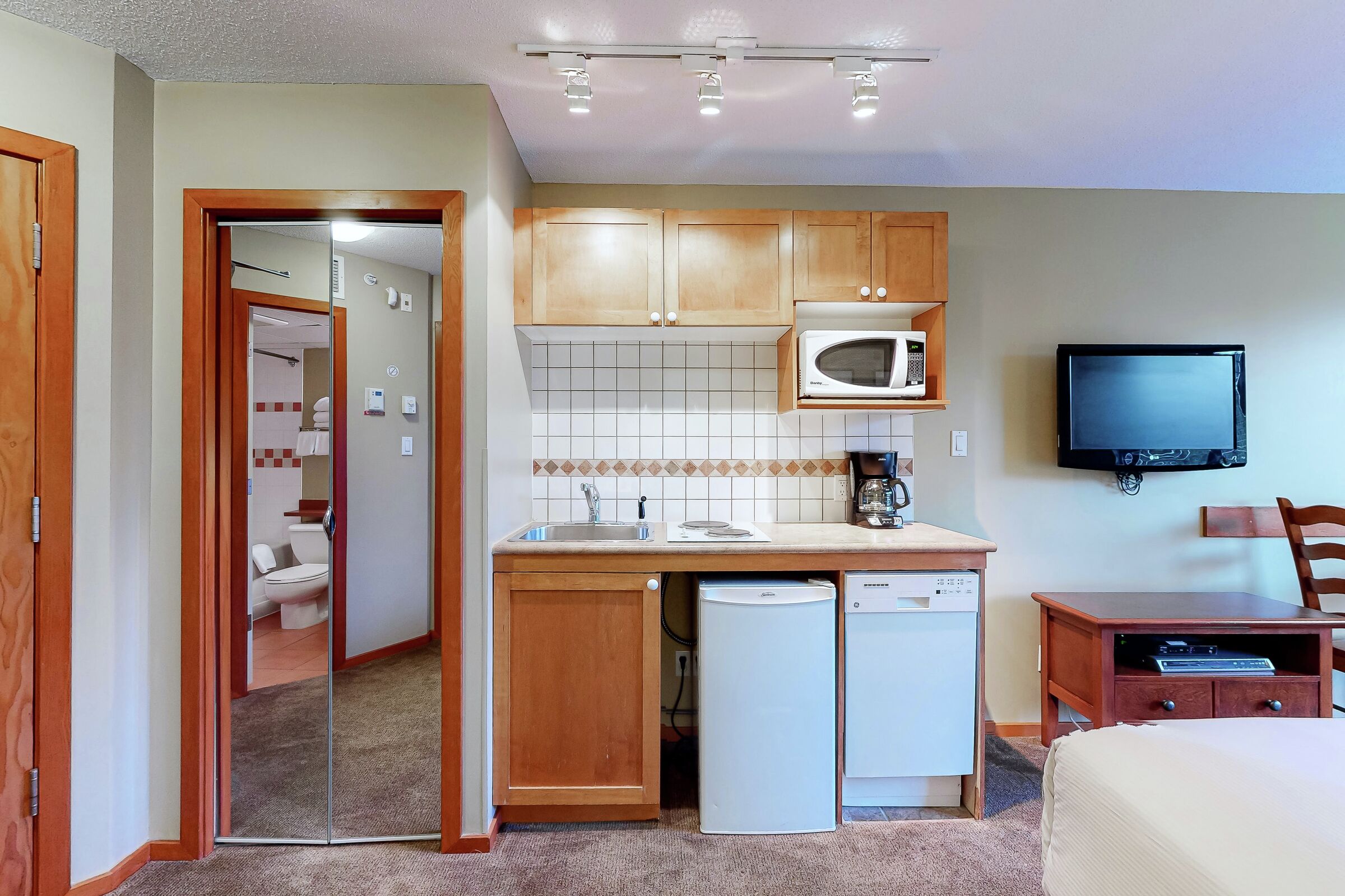 Studio Kitchenette