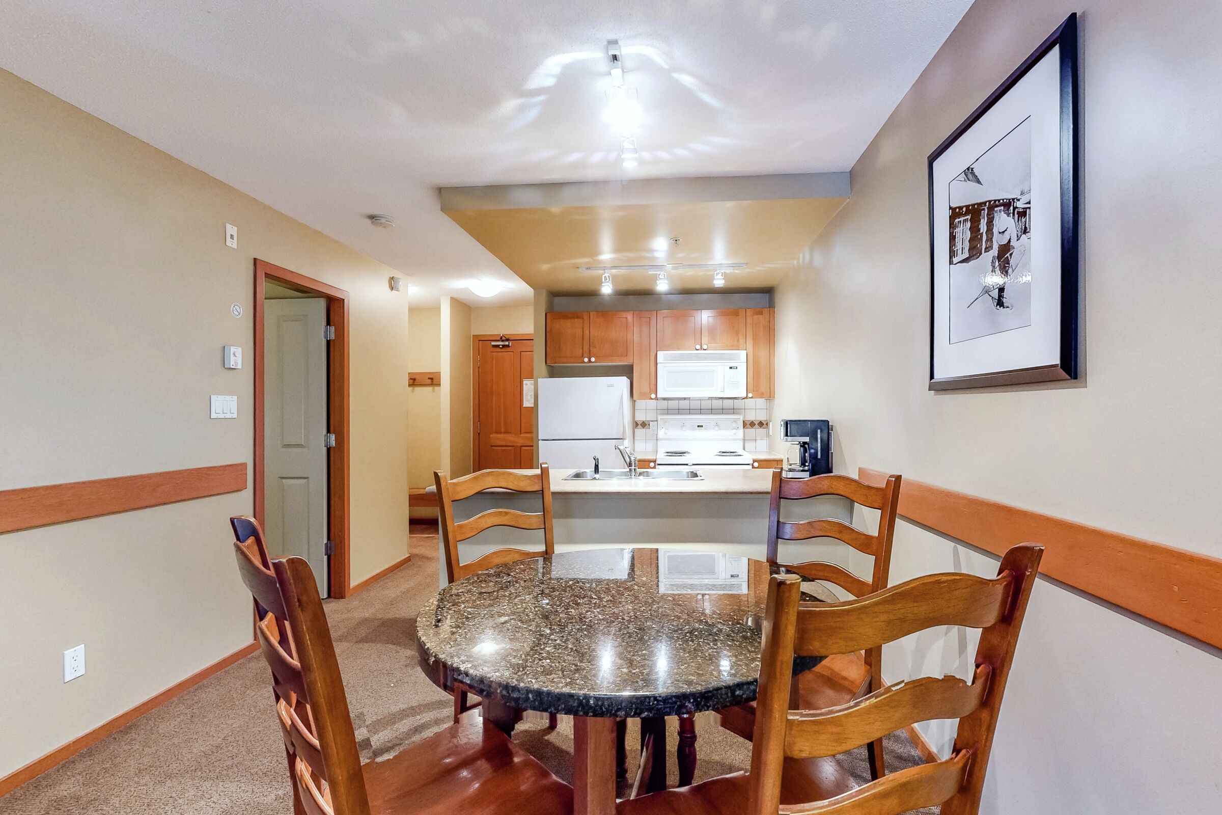 Dining Room & Kitchen