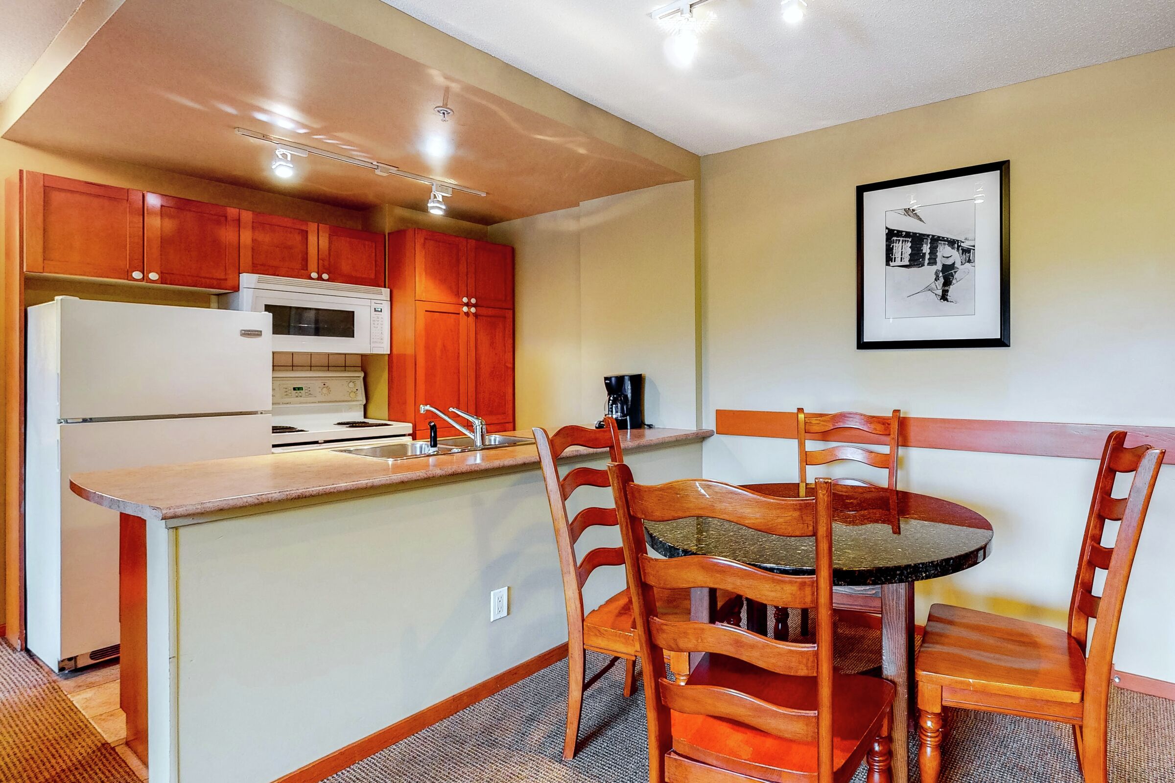 Dining Room & Kitchen