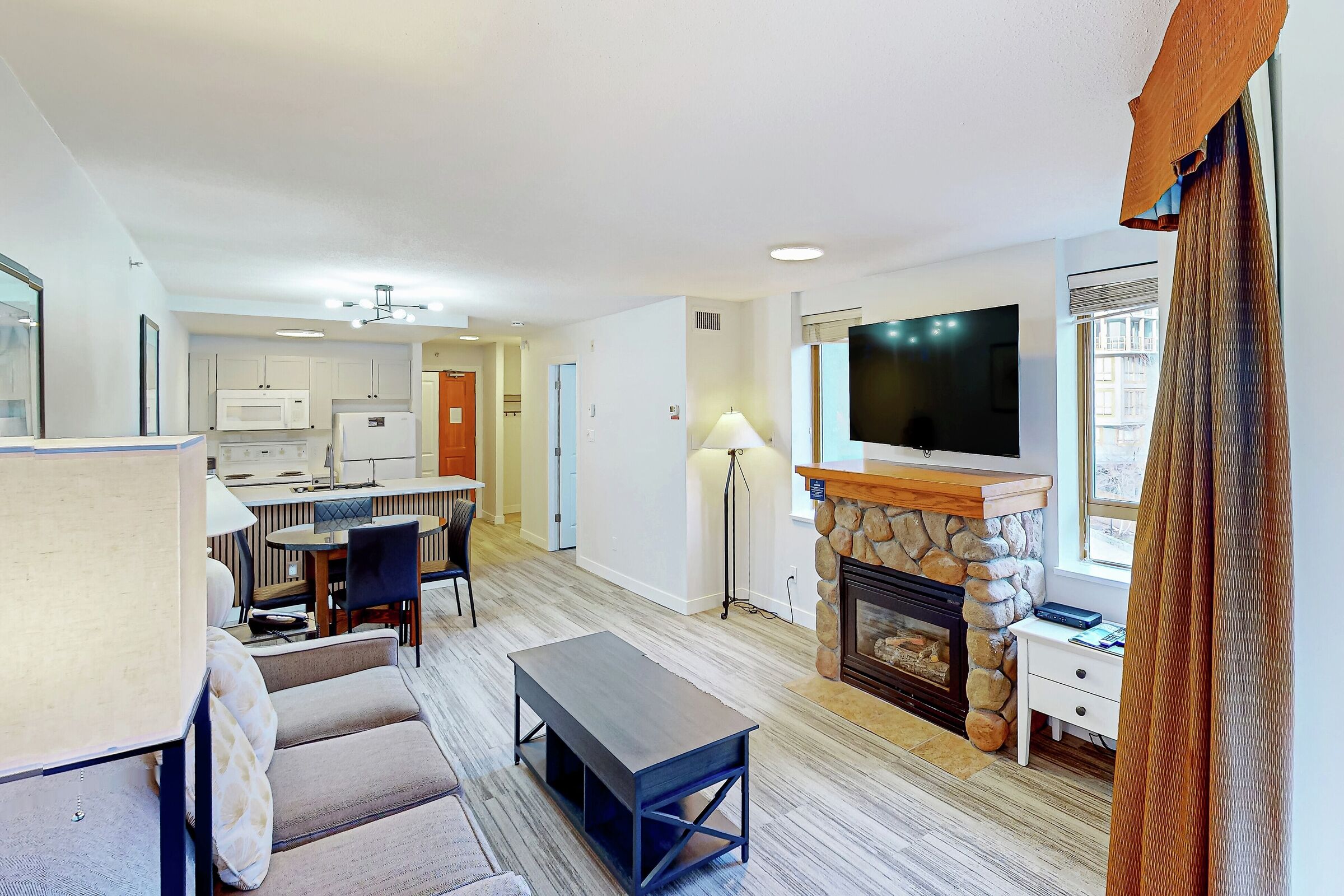 #326 - Living Area
