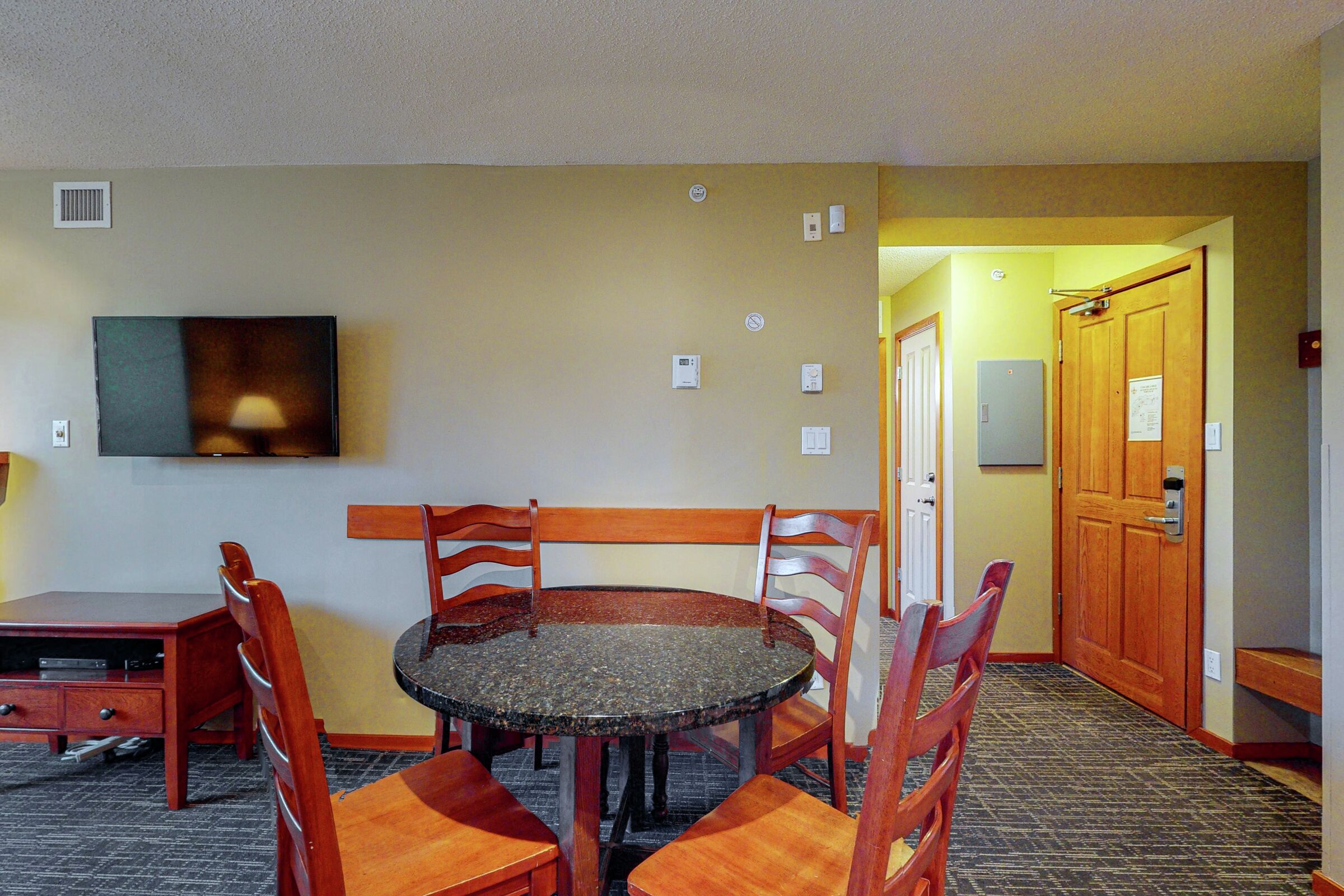 #608 - Dining Area