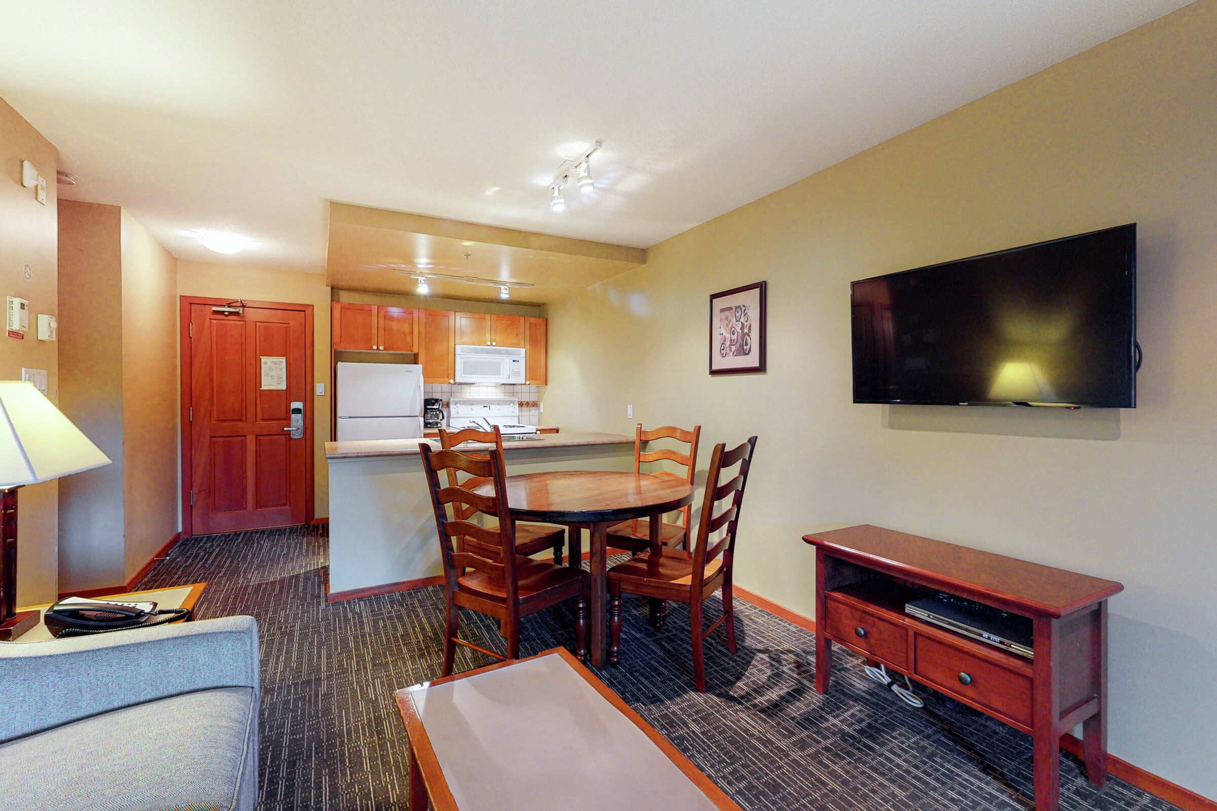 #632 - Dining Area & Kitchen