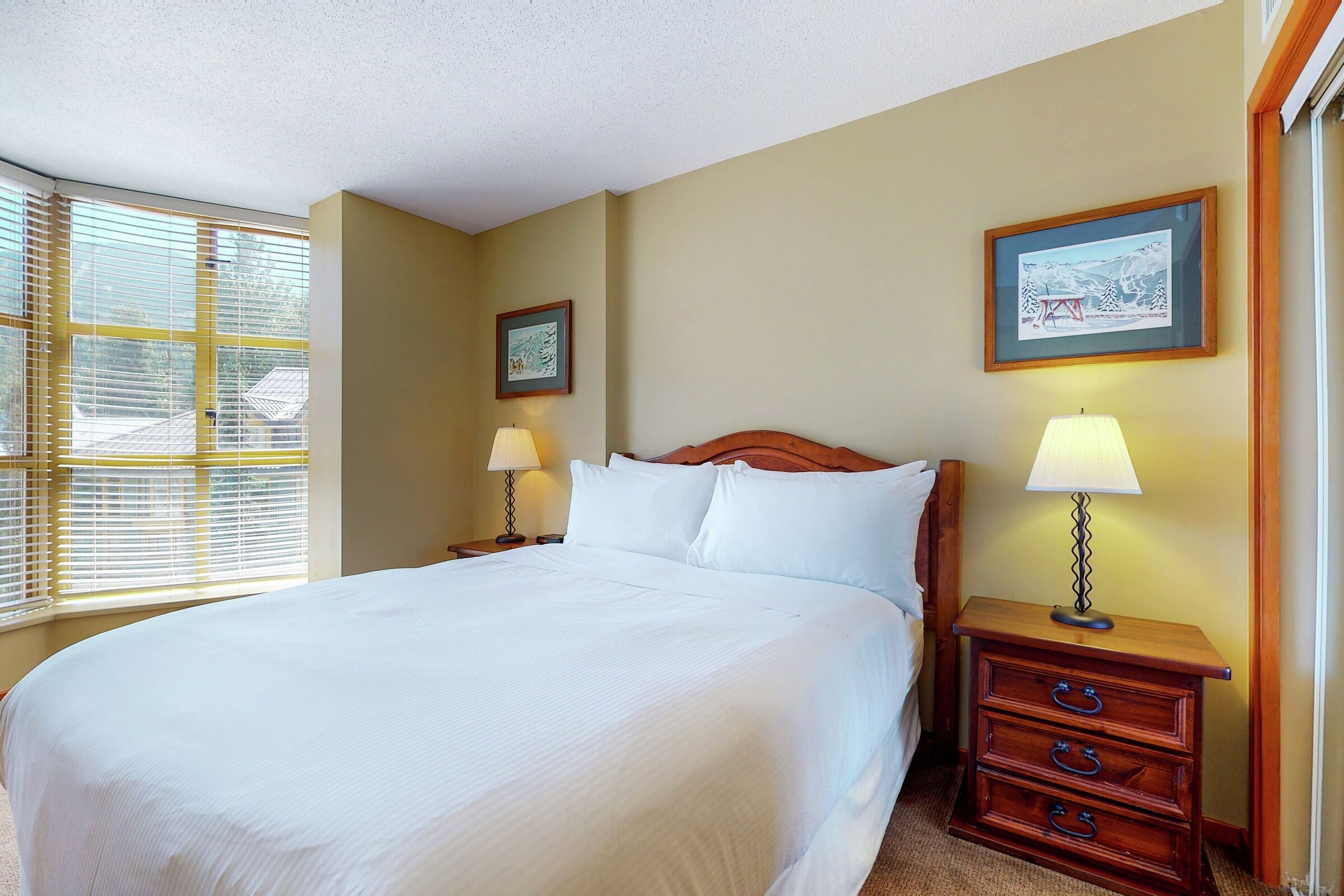 #402/404 - Bedroom