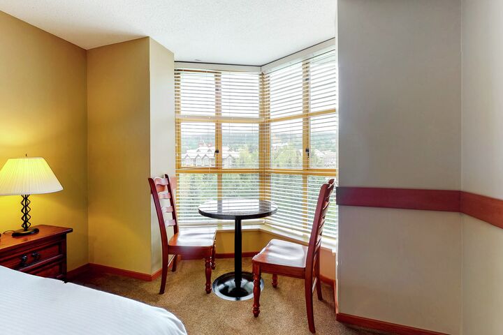 #508/510 - Studio Dining Area