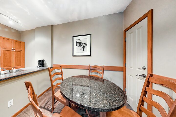 #114/116 - Dining Area