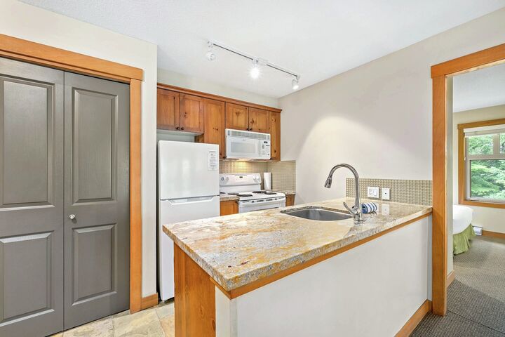 #425 - Kitchen