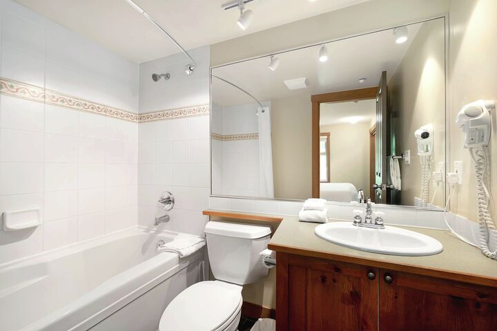 #425 - Master Ensuite Bathroom