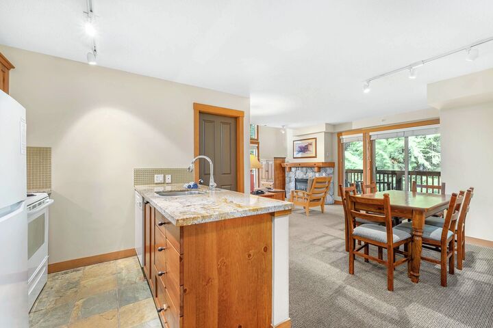 #425 - Kitchen