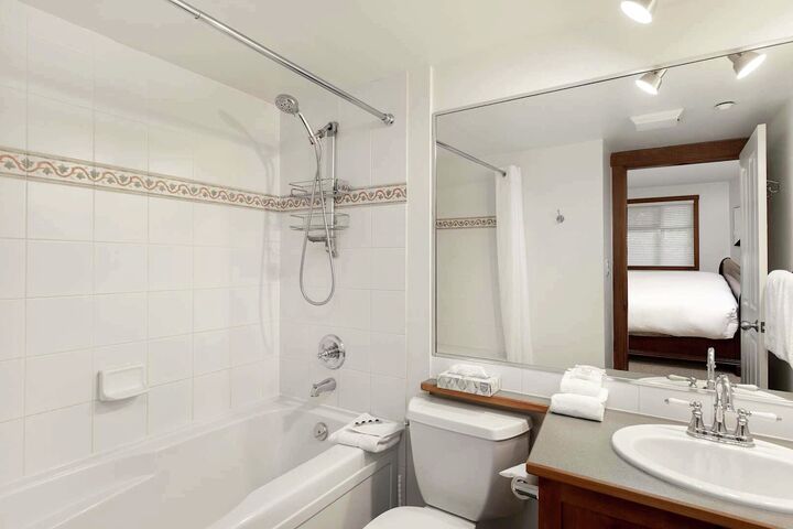 #426 - Master Ensuite Bathroom