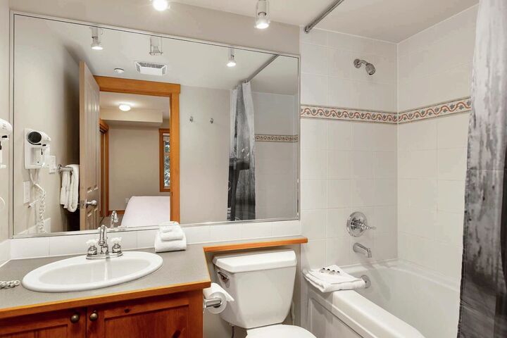 #324 - Master Ensuite Bathroom