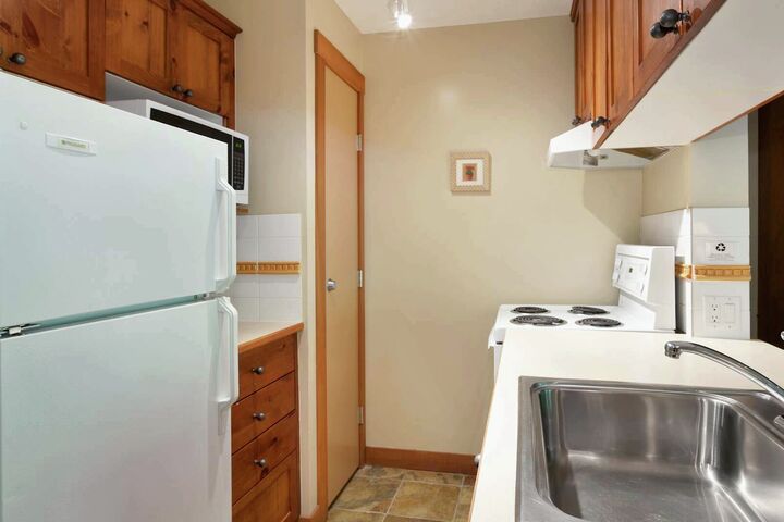 #515 - Studio Kitchen