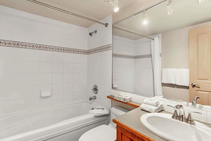 #416 - Bathroom