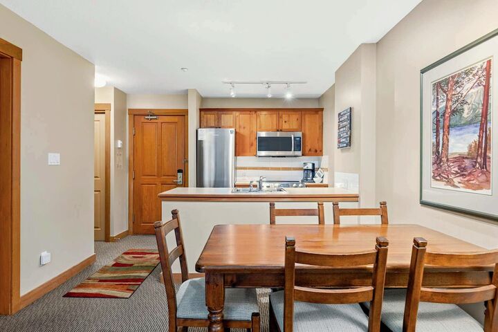 #416 - Dining Room & Kitchen