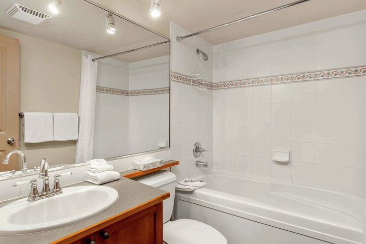 #419 - Bathroom