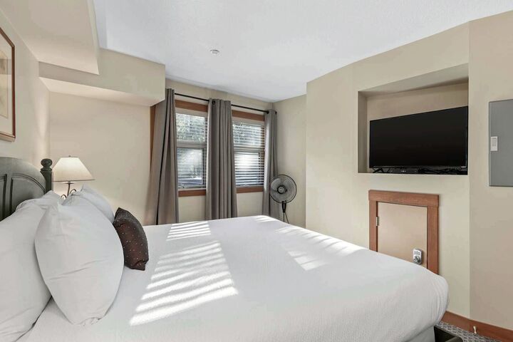 #419 - Bedroom