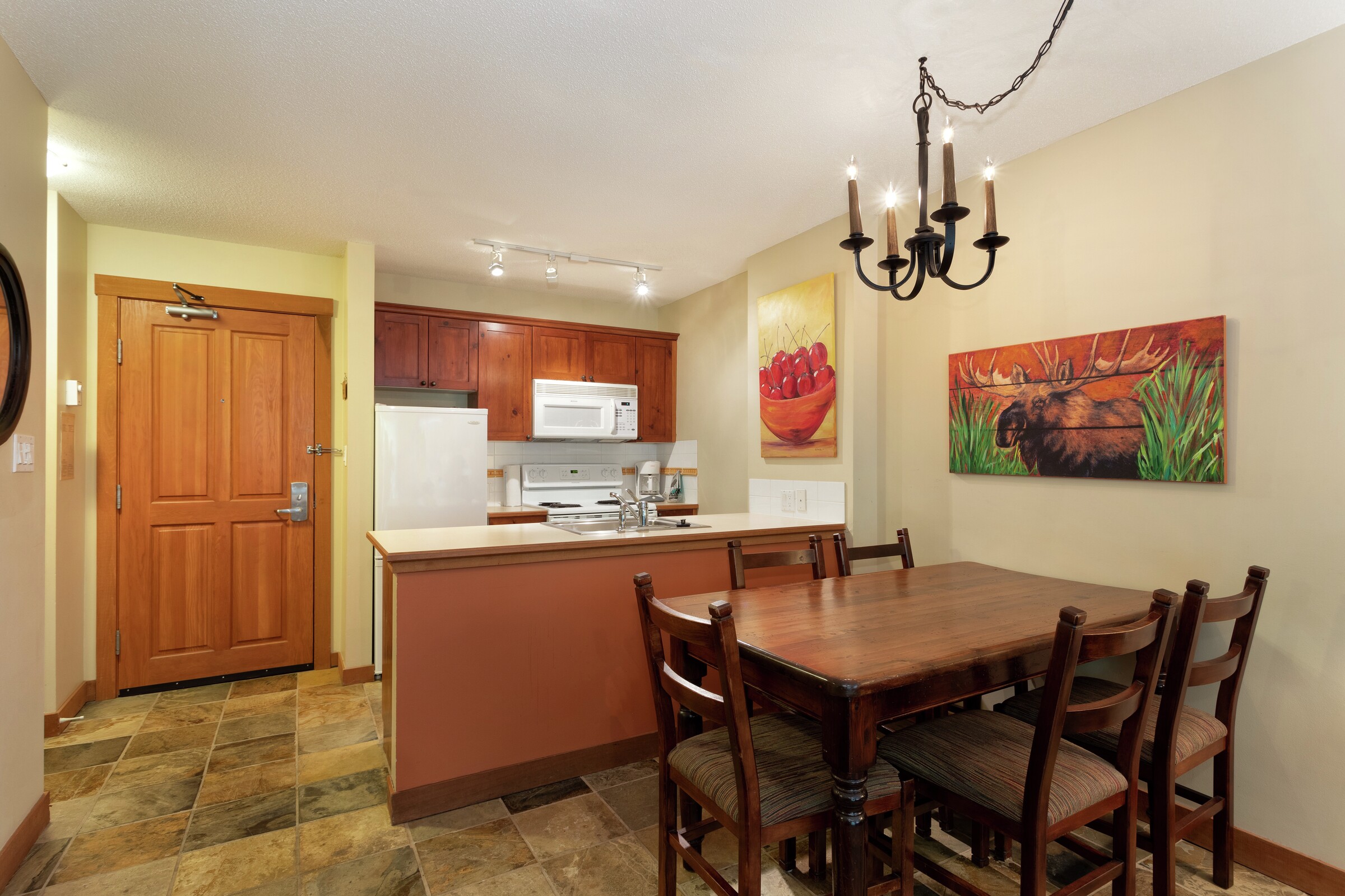 #317 - Dining Room & Kitchen