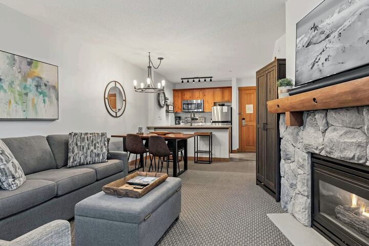 #412 - Living Area