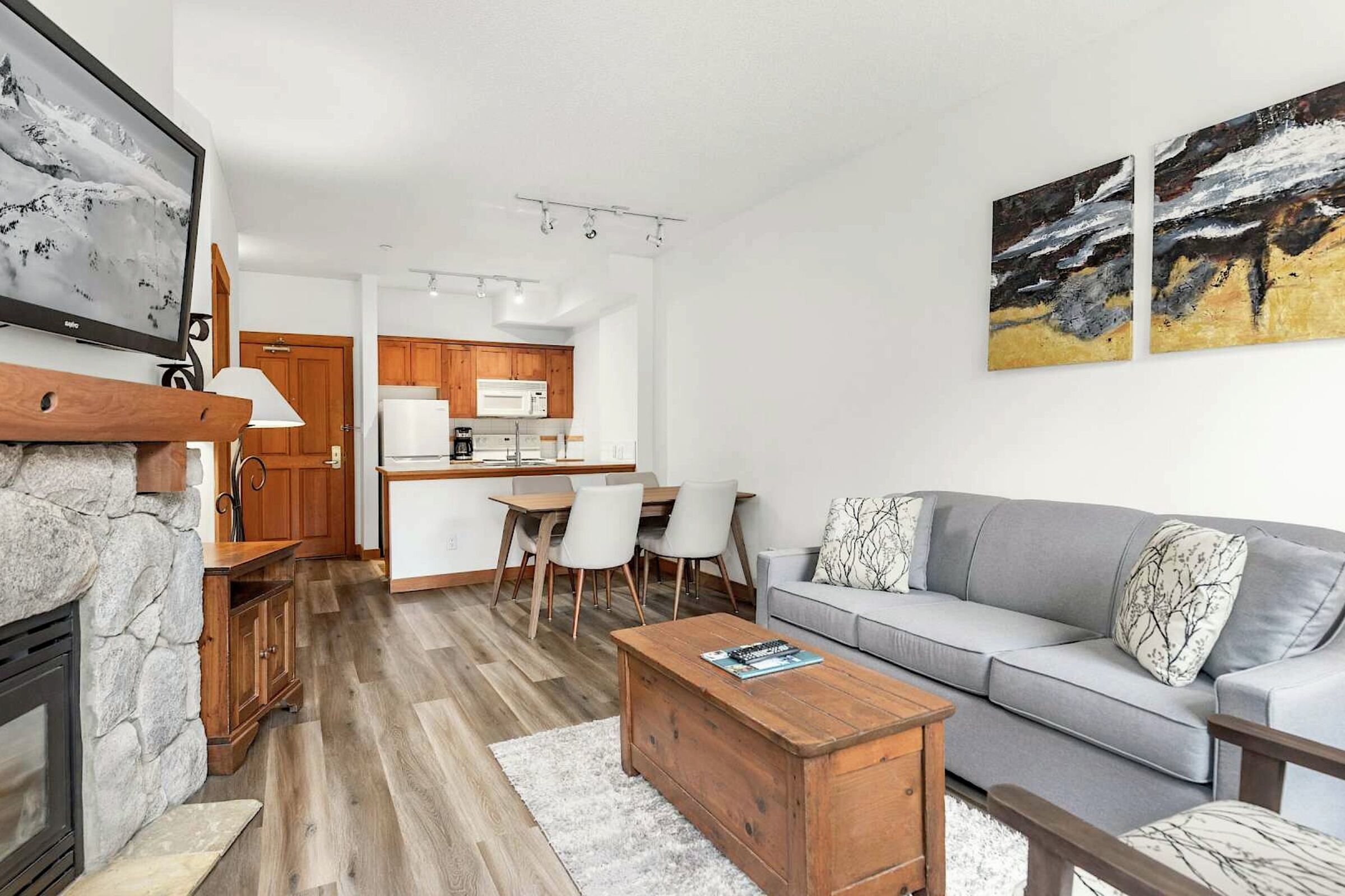 #208 - Living Area