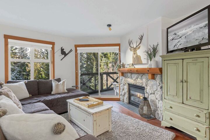 #407 - Living Area