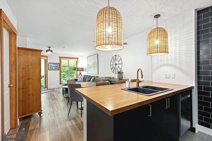 #102 - Kitchen