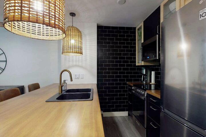 #102 - Kitchen
