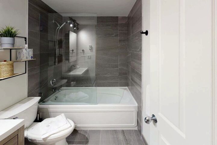 #102 - Bathroom