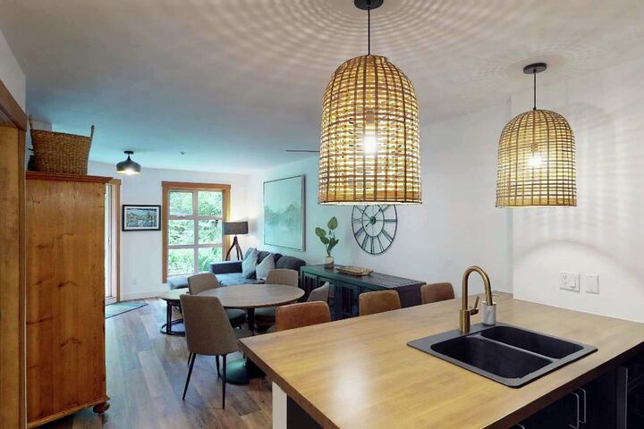 #102 - Living Area