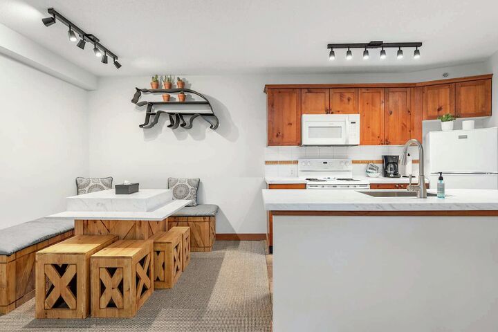 #519 - Dining Room & Kitchen