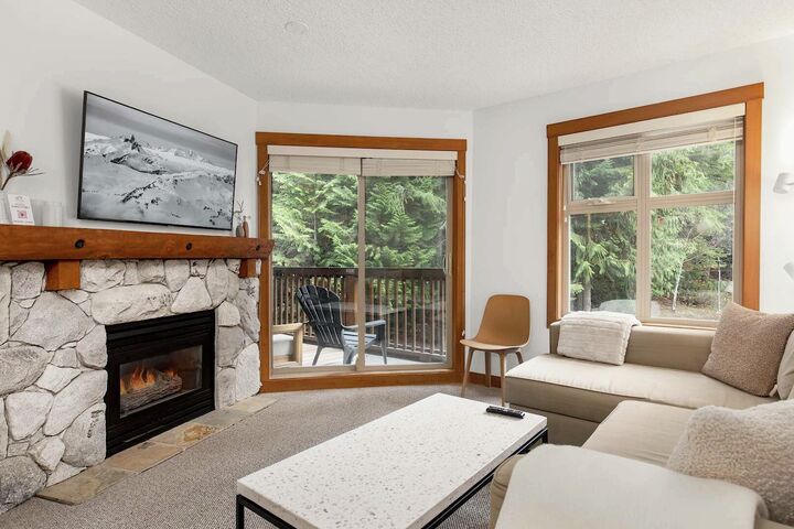 #322 - Living Area