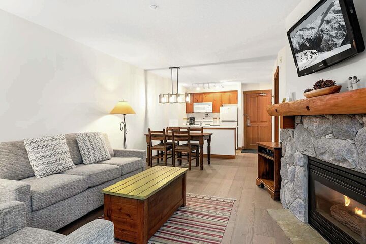 #410 - Living Area