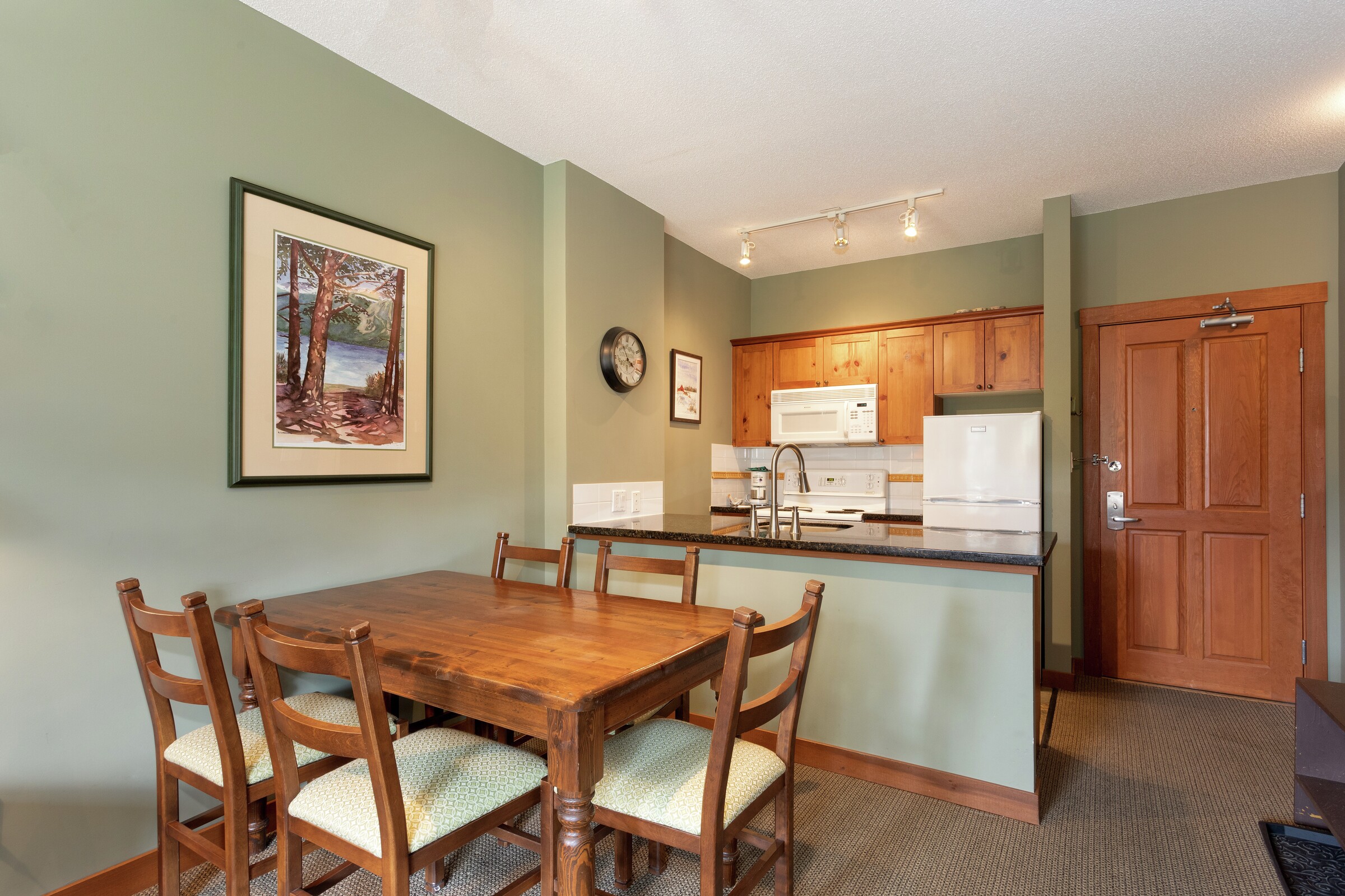 #210 - Dining Room & Kitchen