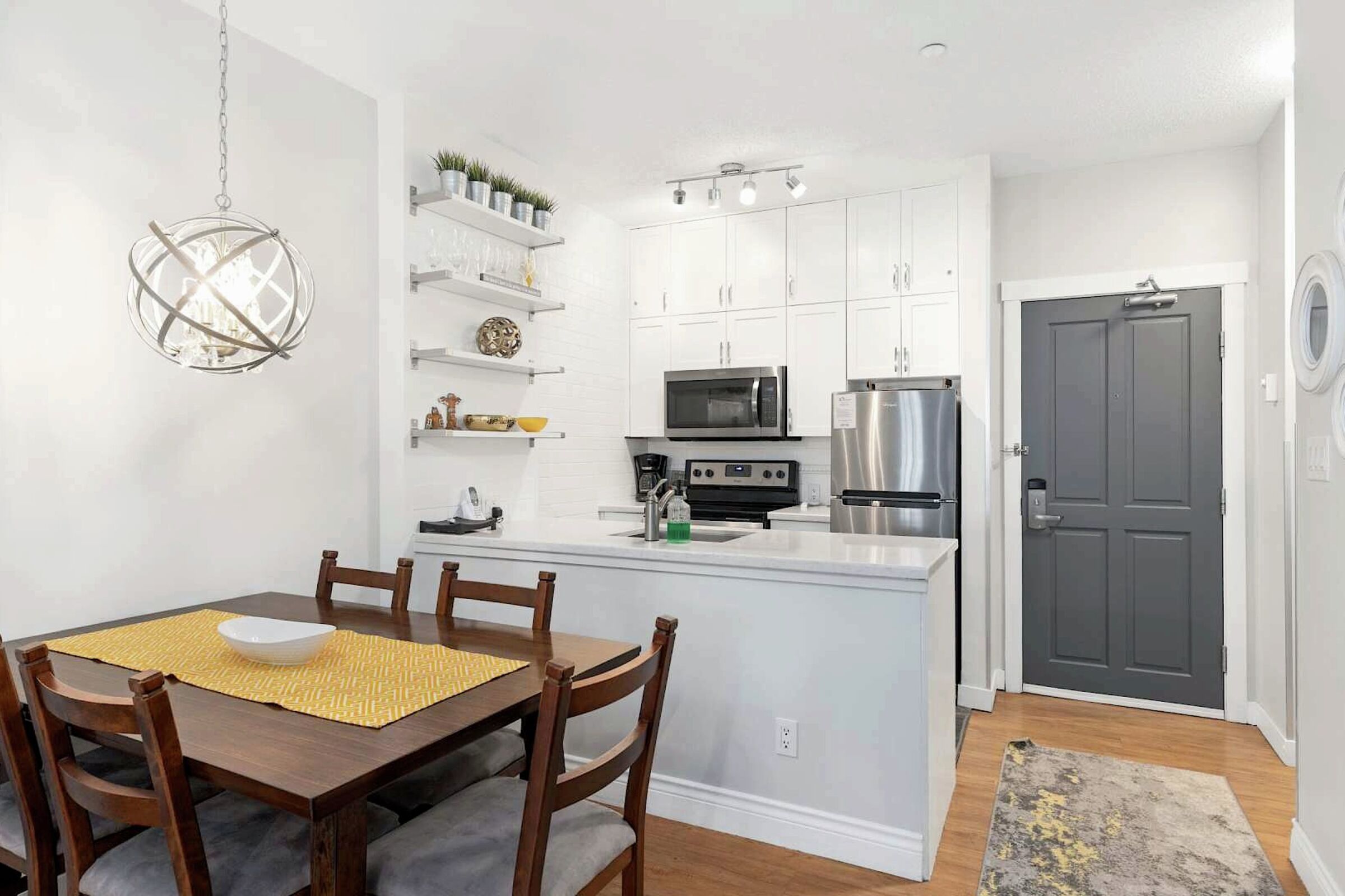 #221 - Dining Room & Kitchen