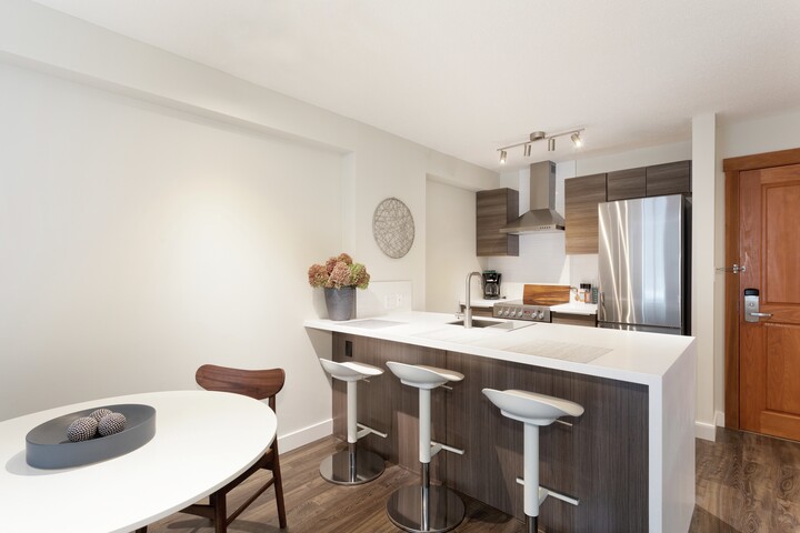 #522 - Dining Room & Kitchen
