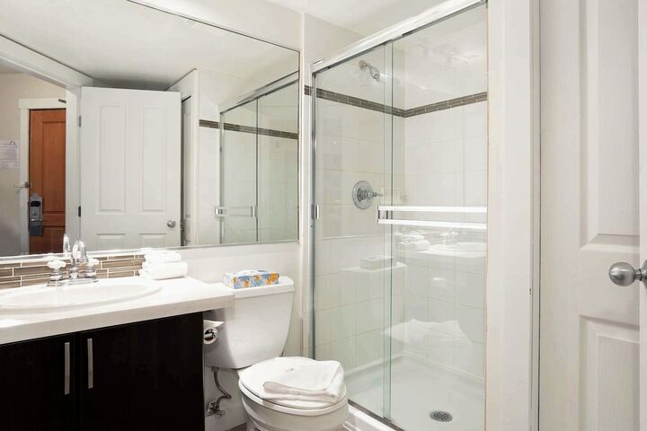 #305 - Bathroom