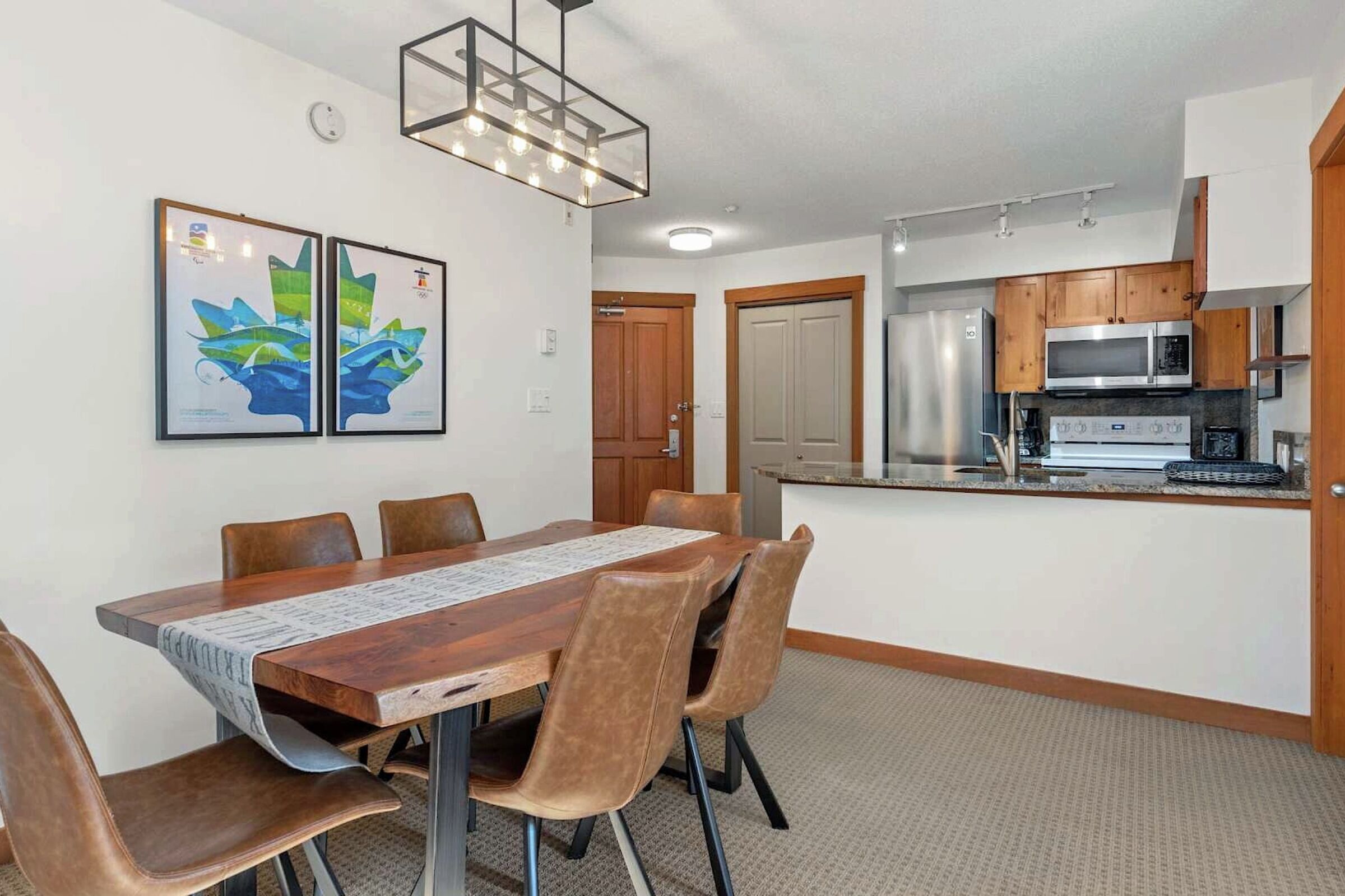#414 - Dining Area & Kitchen