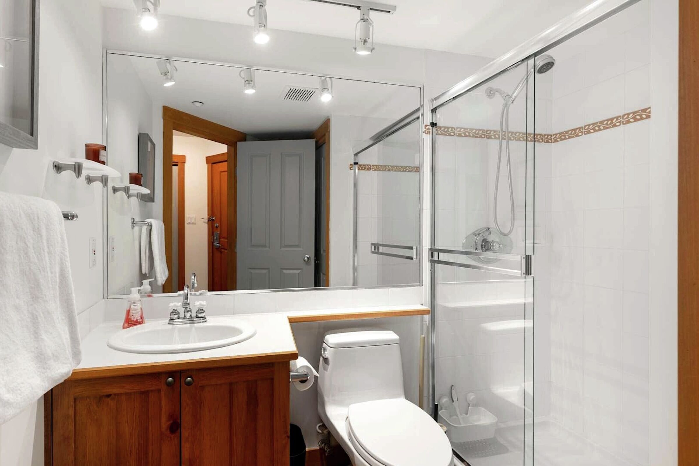 #414 - Bathroom