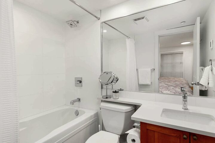 #105 - Master Ensuite Bathroom
