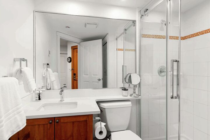 #105 - Bathroom