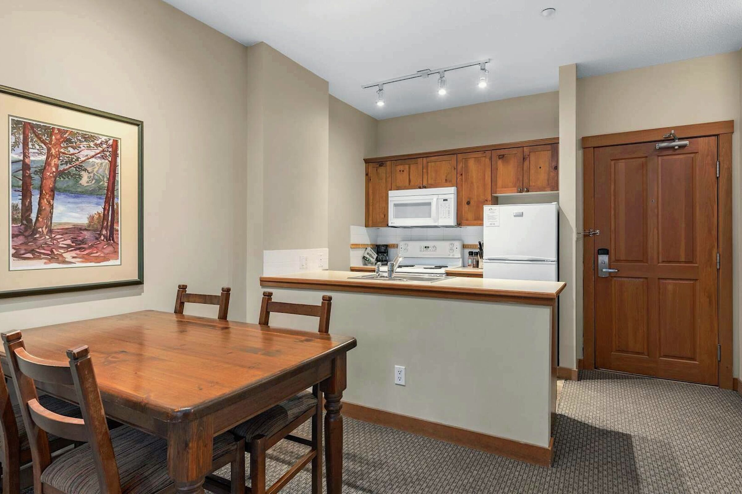 Dining Room & Kitchen