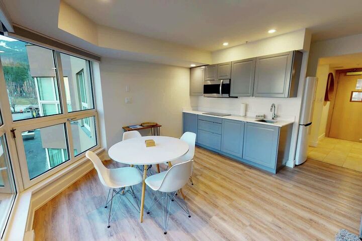 #301 - Studio Dining Room & Kitchenette