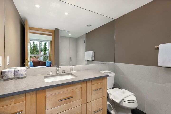 #311 - Ensuite Bathroom