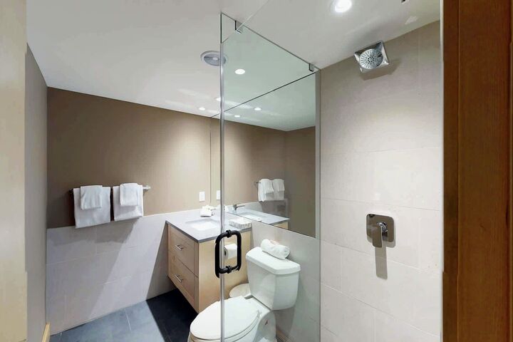 #311 - Bathroom