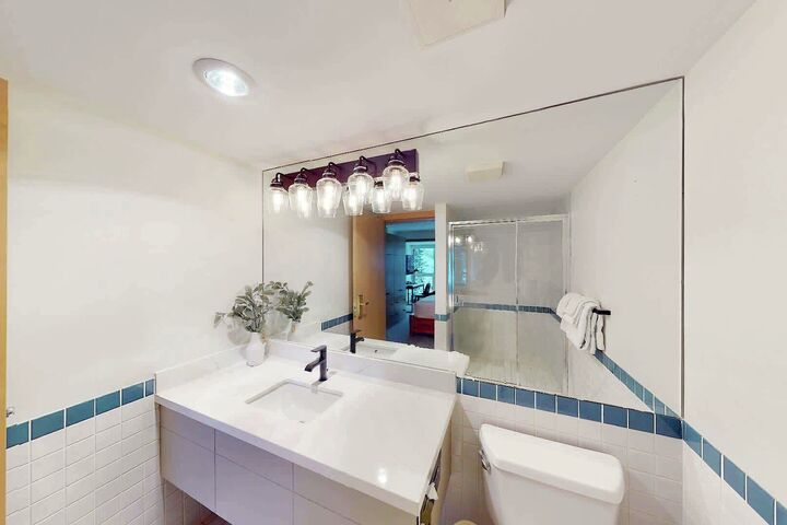#411 - Ensuite Bathroom