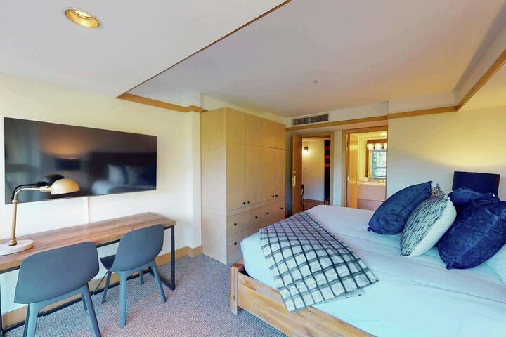 #411 - Bedroom