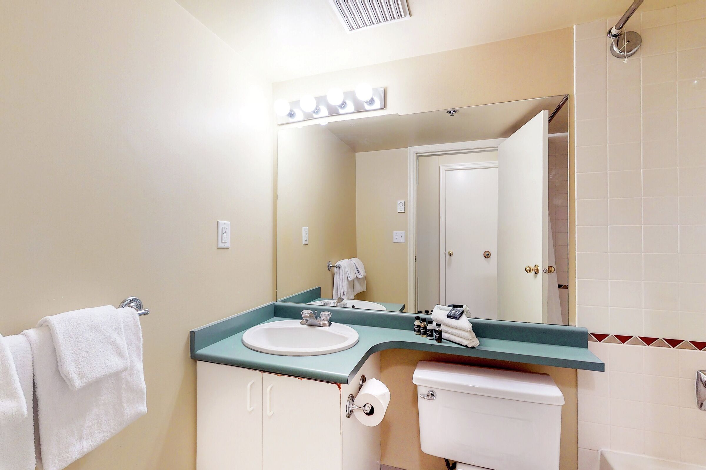 #220 - Bathroom