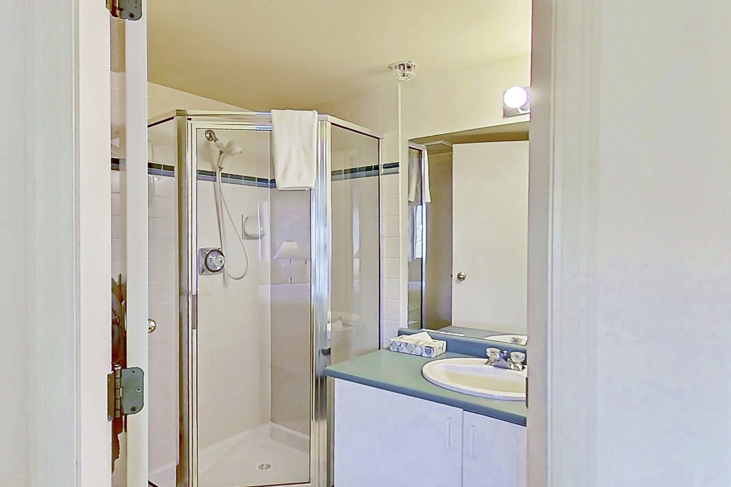 #348 - Ensuite Bathroom