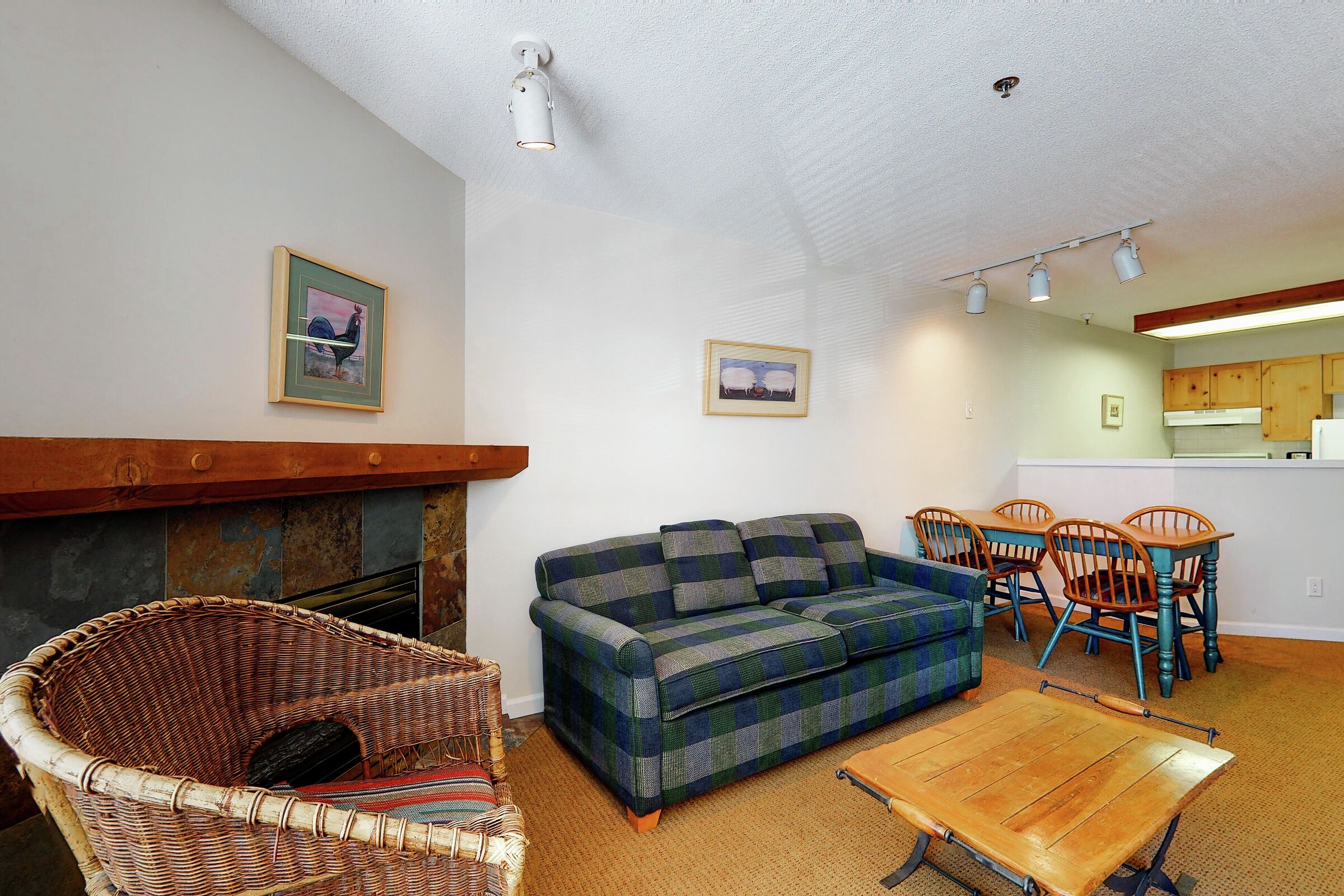 #338 - Living Area
